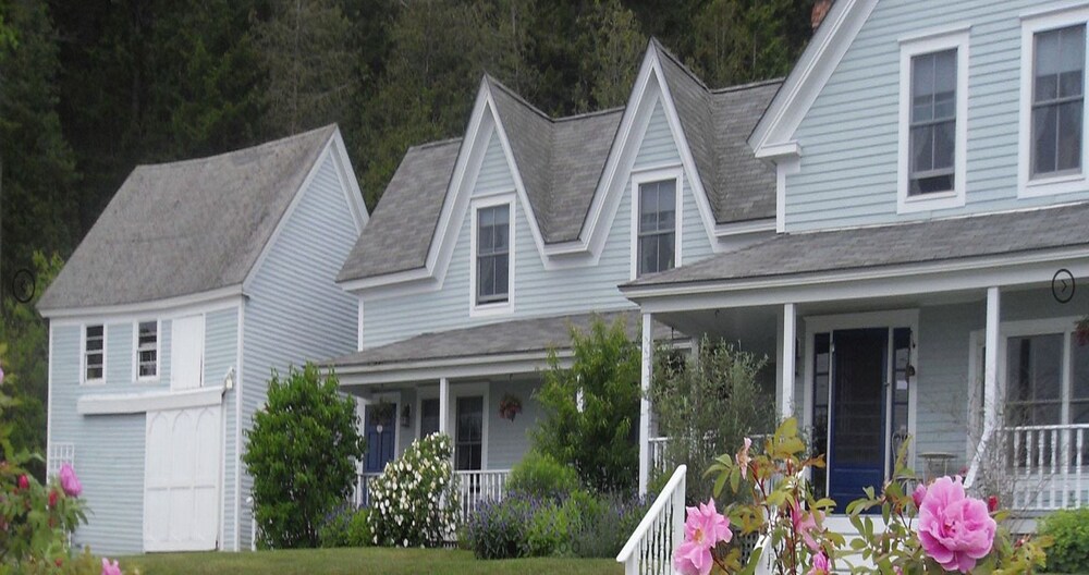 Elsa's Inn on the Harbor - photo 16