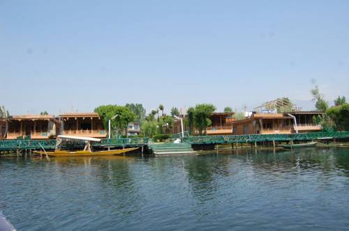 New Alexandra Group Of Houseboats