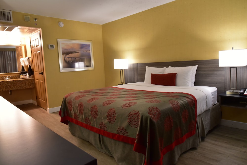 Ramada by Wyndham San Diego National City - photo 14