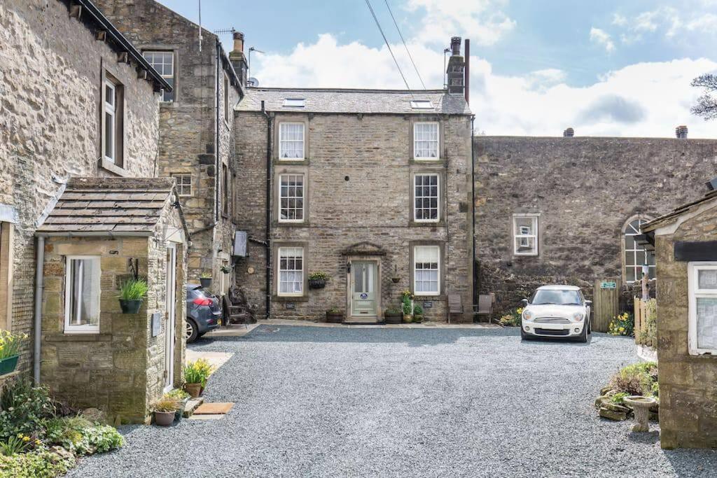 Fern Hse Grassington; central yet quiet & parking in Grassington, United Kingdom