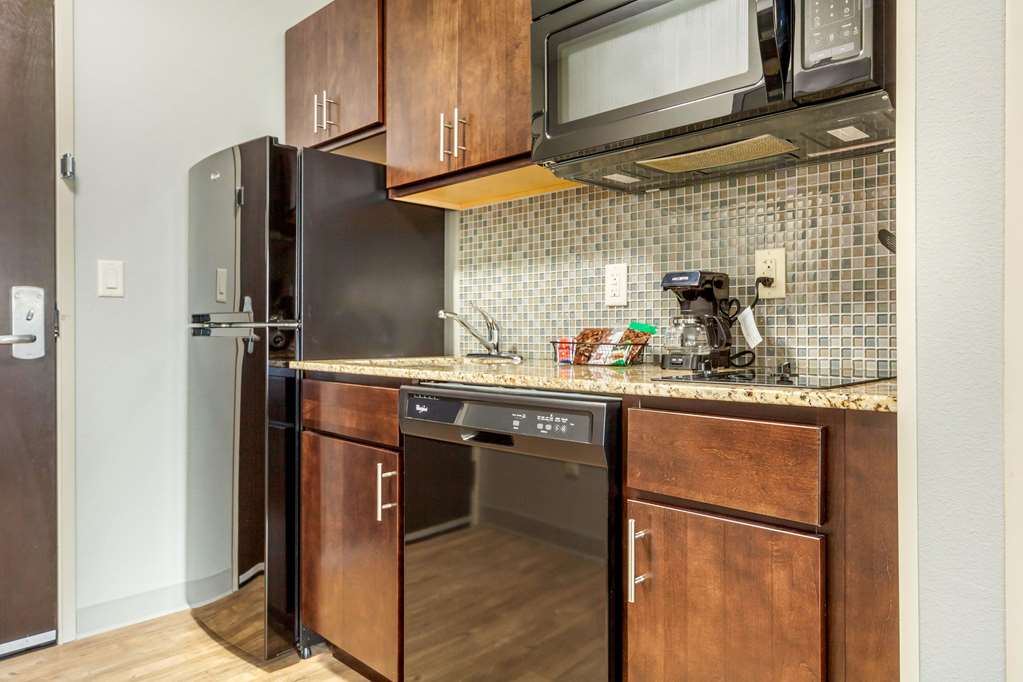 MainStay Suites Lincoln University Area - photo 21