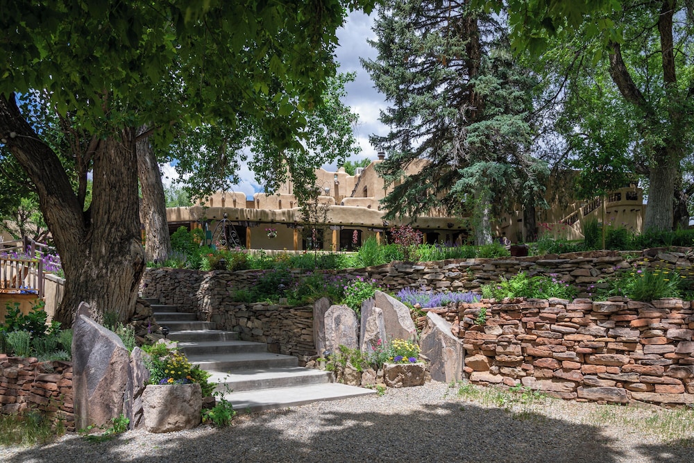Inn on La Loma Plaza - photo 102