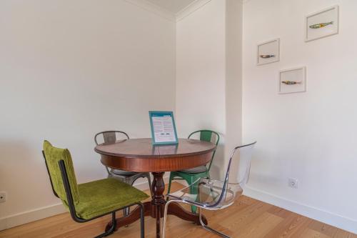 LovelyStay Sunny 1BDR Apartment W Terrace — 4-Star Luxury Hotel in Lisbon, Portugal