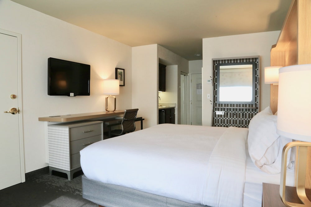 Holiday Inn Salem I 93 at Exit 2 by IHG - photo 6