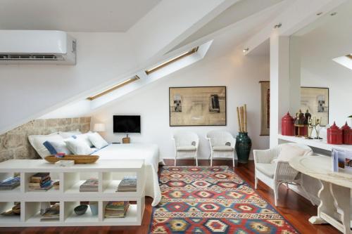 Bright and Modern Loft Near the City Walls