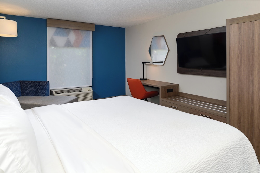 Holiday Inn Express Hotel and Suites Marysville by IHG - photo 13