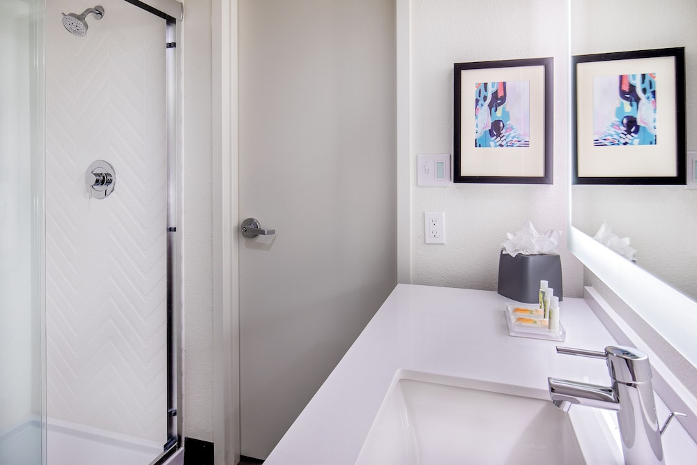 Holiday Inn Newport News Hampton by IHG - photo 15