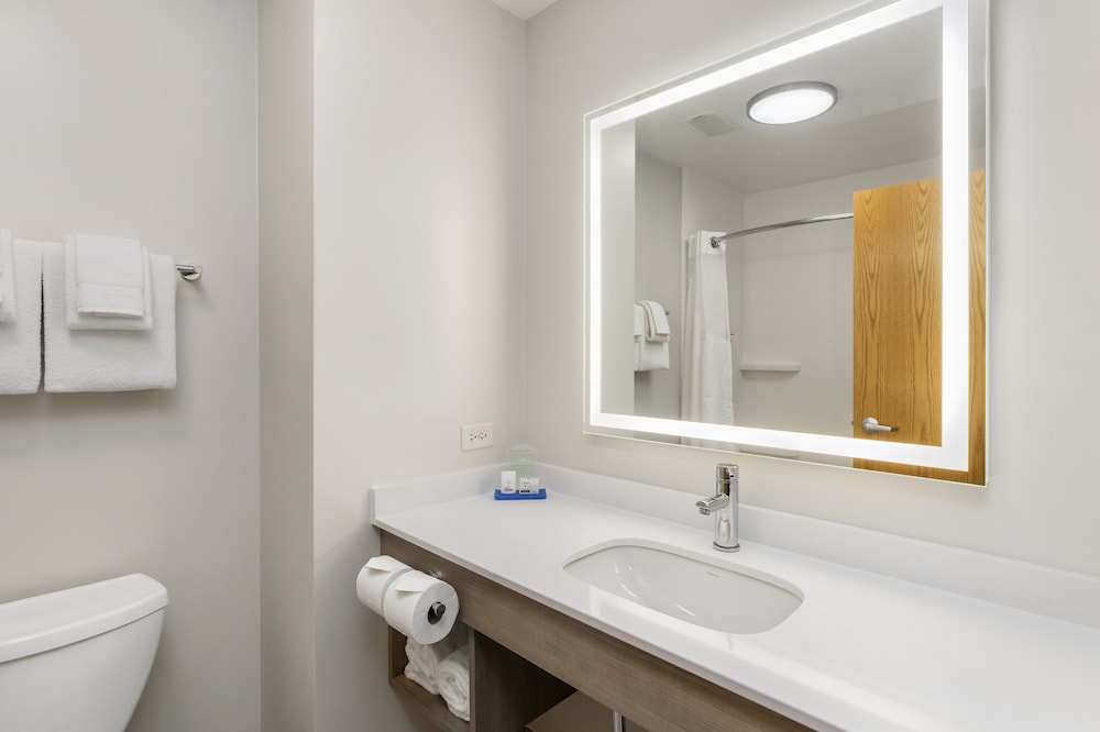 Holiday Inn Express Hotel & Suites Peru Lasalle Area by IHG - photo 30