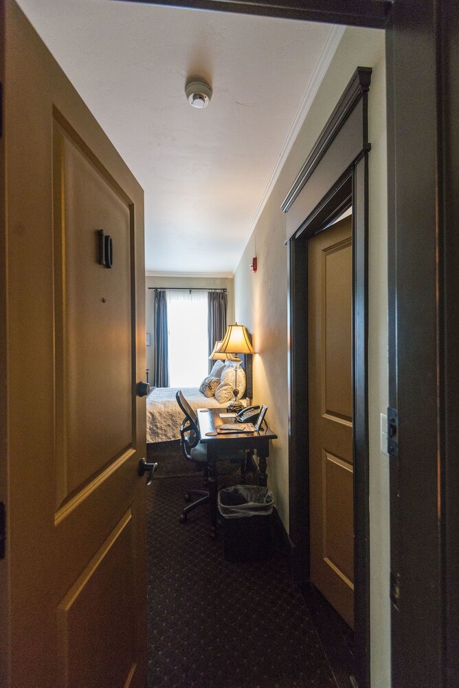 Camas Boutique Hotel - photo 8