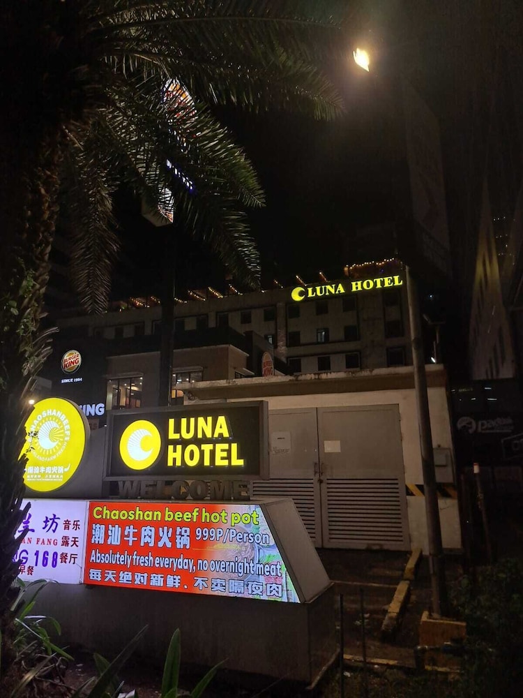 Luna Hotel in Pasay, Philippines