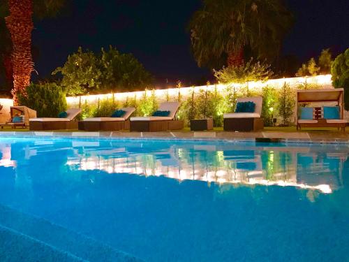 Luxury home near Palm Springs large backyard and pool — 4-Star Luxury Hotel in Cathedral City, United States