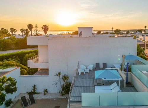 Villa Blumarine e vasca jacuzzi By Cala Salento — 4-Star Luxury Hotel in Porto Cesareo, Italy