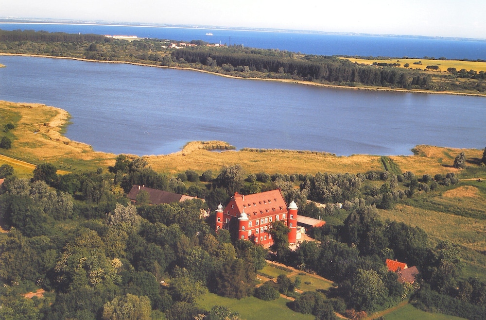 Schloss Spyker — hotel in Bergen Auf Ruegen