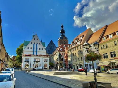 Neue hochwertige Ferienwohnungen in der Lutherstadt Eisleben komplett ausgestattet — hotel in Eisleben Lutherstadt
