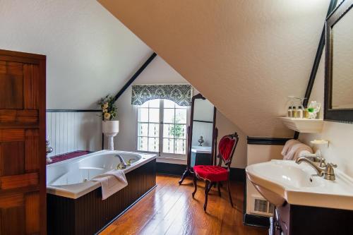Campbell House Inn - photo 48
