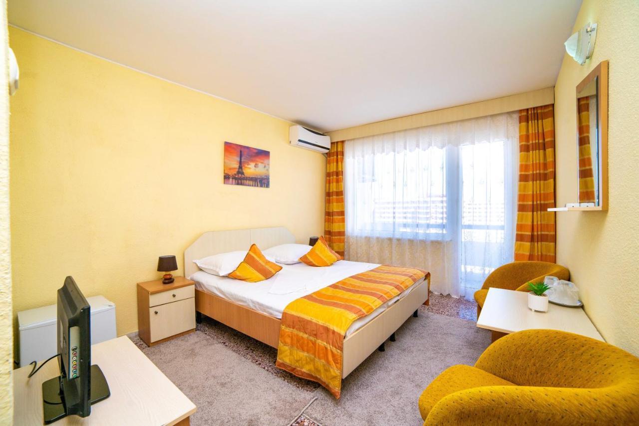Hotel Meteor - carbon neutral hotel in Mangalia