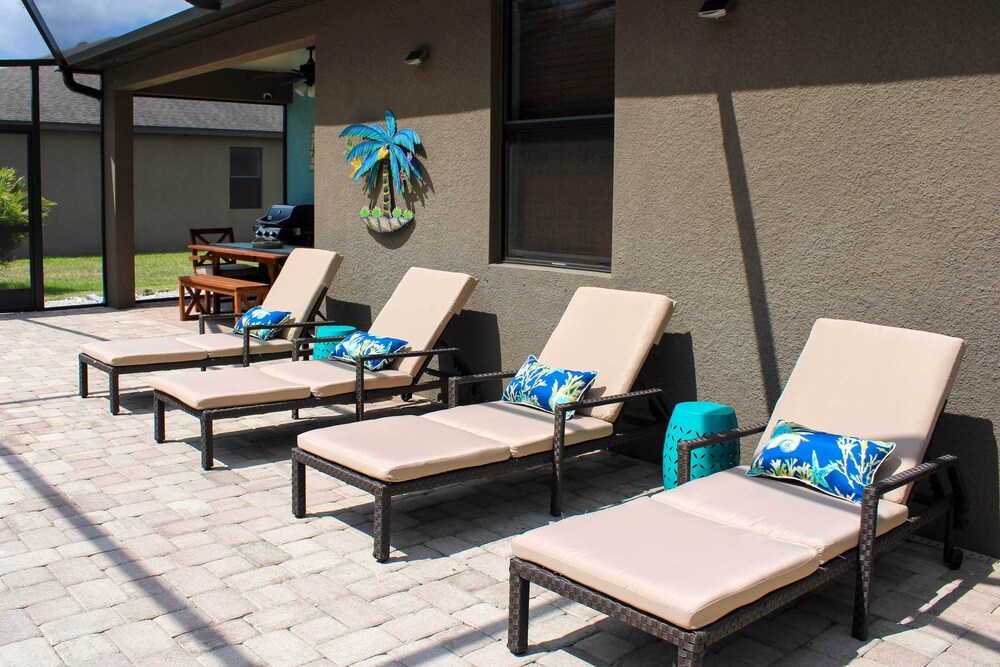 Heated Saltwater Pool Central Cape Coral Home — 4-Star Luxury Hotel in Cape Coral, United States
