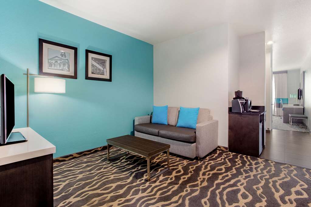 La Quinta Inn & Suites by Wyndham Northlake Fort Worth - photo 30