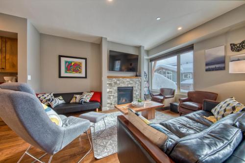 Echo Landing#02 By Bear Country in Unknown City, Canada