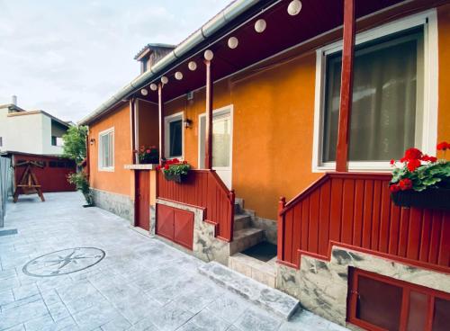 Cozy Corner Guesthouse Civic Center free Parking garden with BBQ — 4-Star Luxury Hotel in Brasov, Romania