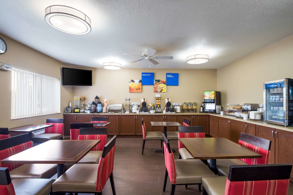 Quality Inn & Suites Green Bay Ashwaubenon - photo 26