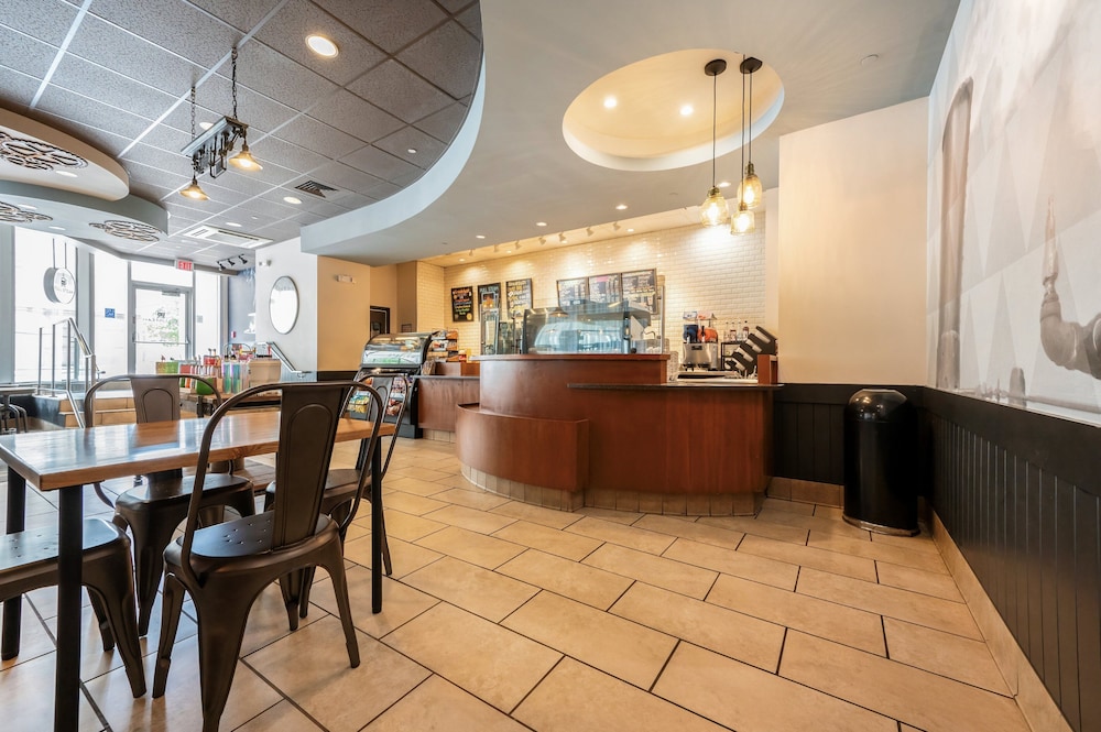 Crowne Plaza Kansas City Downtown by IHG - photo 38