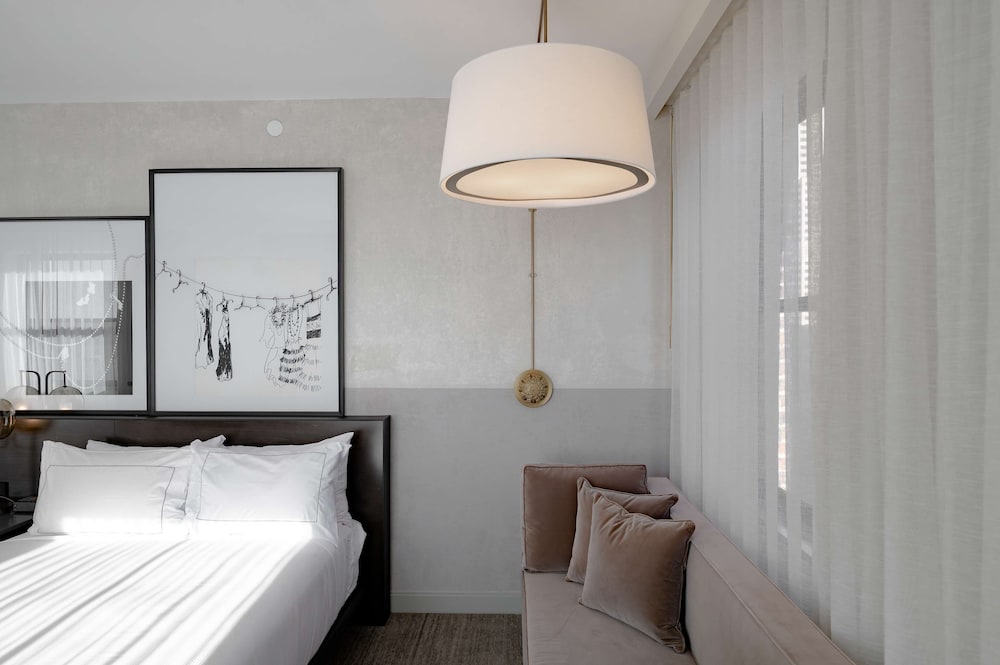 Hotel Fort Des Moines Curio Collection by Hilton - photo 40