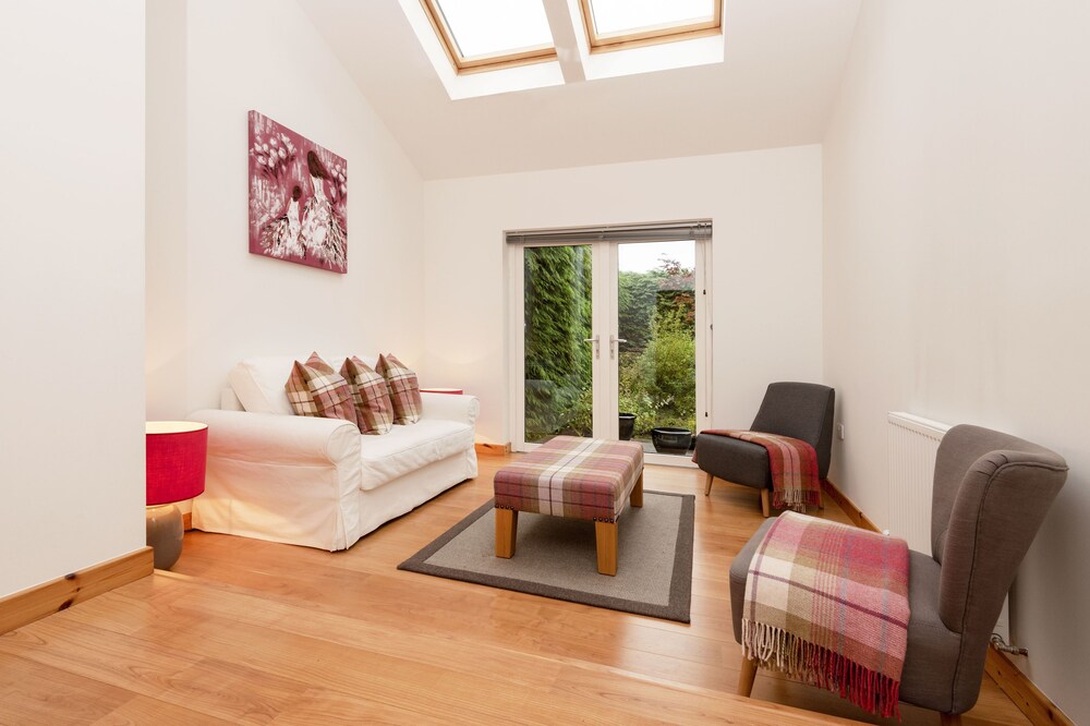 Seòmarbrèagha — 4-Star Luxury Hotel in Inverness, United Kingdom