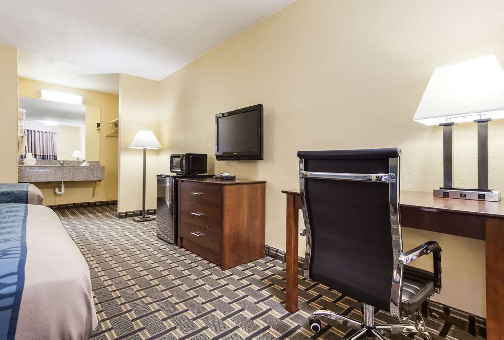 Rodeway Inn Lincoln West University Area - photo 26
