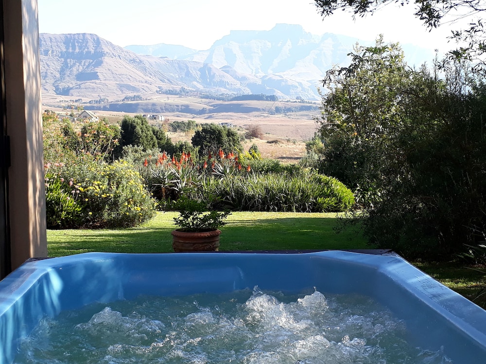 Ama Casa Cottages — 4-Star Luxury Hotel in Ladysmith, South Africa
