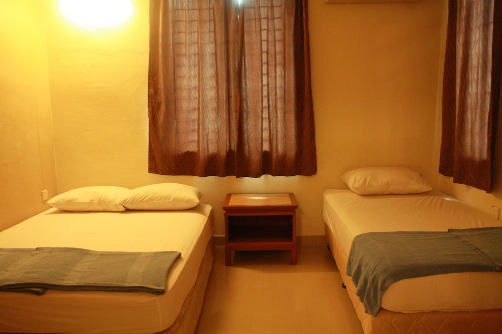 02 First Island — George Town — photo 5