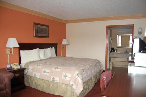 Executive Inn and Suites Springdale - photo 41