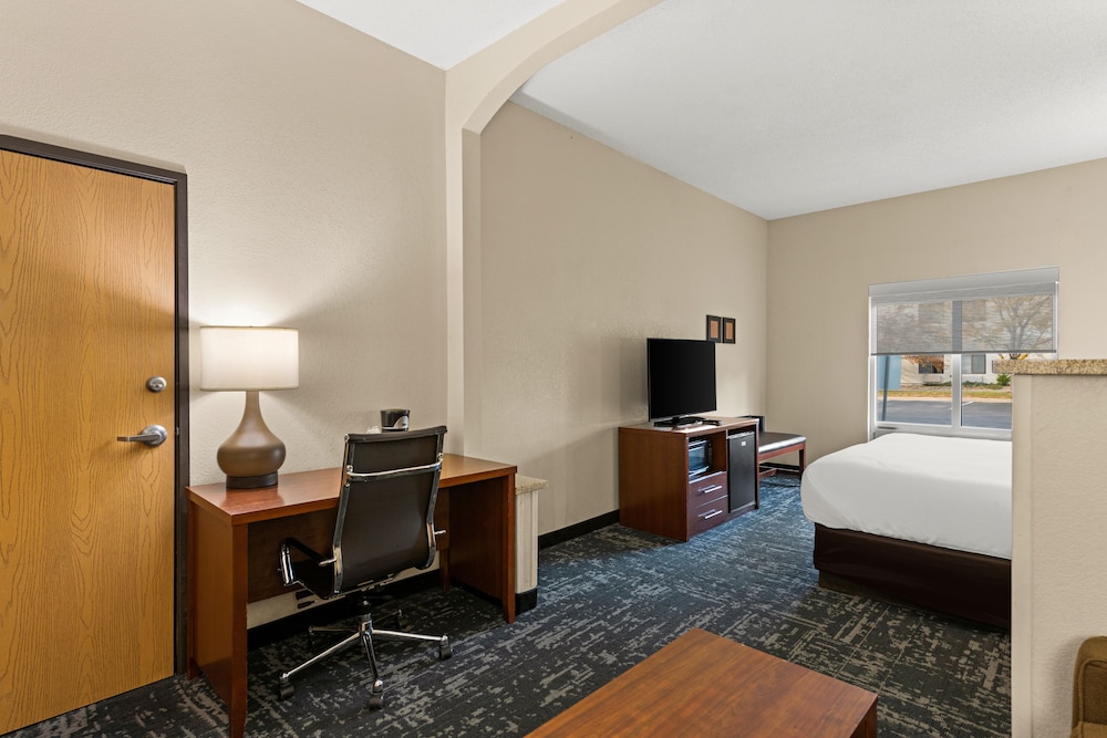 Comfort Suites Kansas City Liberty - photo 10