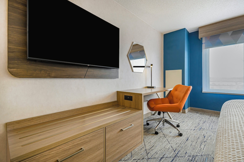 Holiday Inn Express Hotel & Suites Buffalo Airport by IHG - photo 15