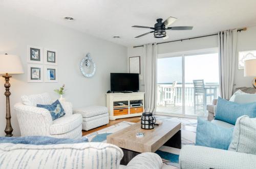 Bianchi by Braynt Real Estate in Kure Beach, United States