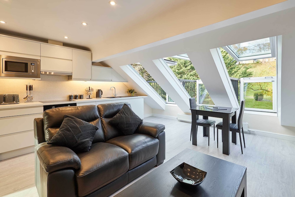 Host Stay Ross View Attic Apartment
