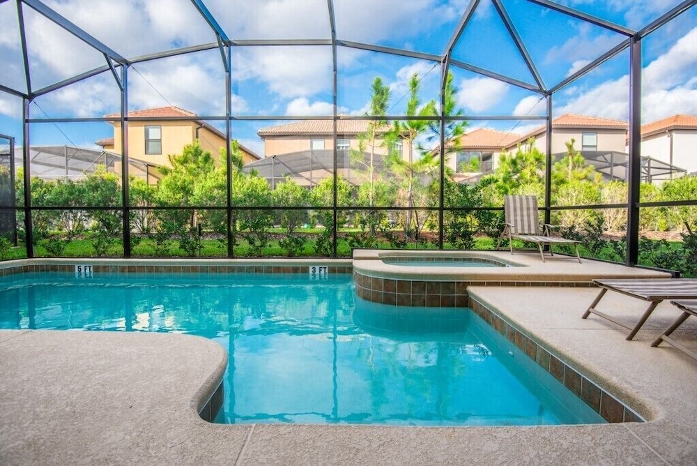 6 Bdrm 5 Bath in Solterra Resort - photo 21