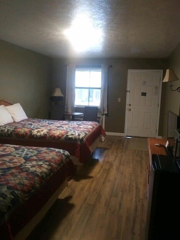 Whispering Creek Lodging & RV Resort - photo 19