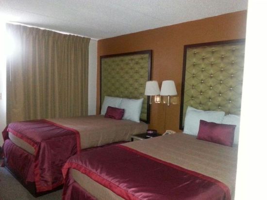 Red Coach Inn & Suites - photo 26
