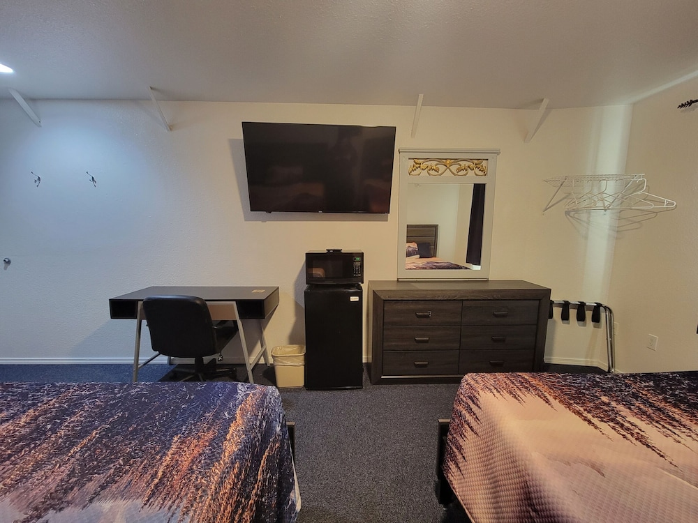 Eagle Bay Inn - photo 6