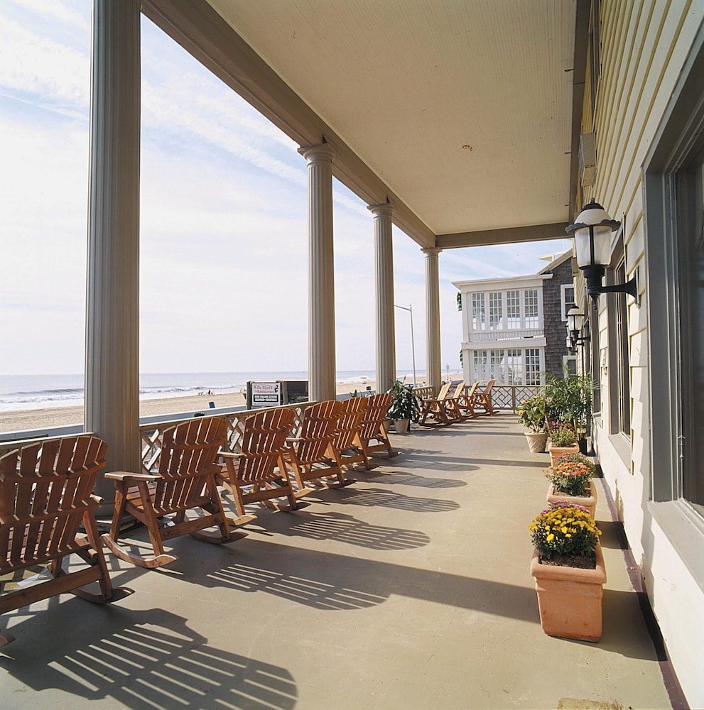 Harrison Hall Hotel - photo 49
