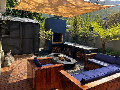 Seven on Flora Hot Tub Modern with Amazing Outside Area in Hermanus, South Africa
