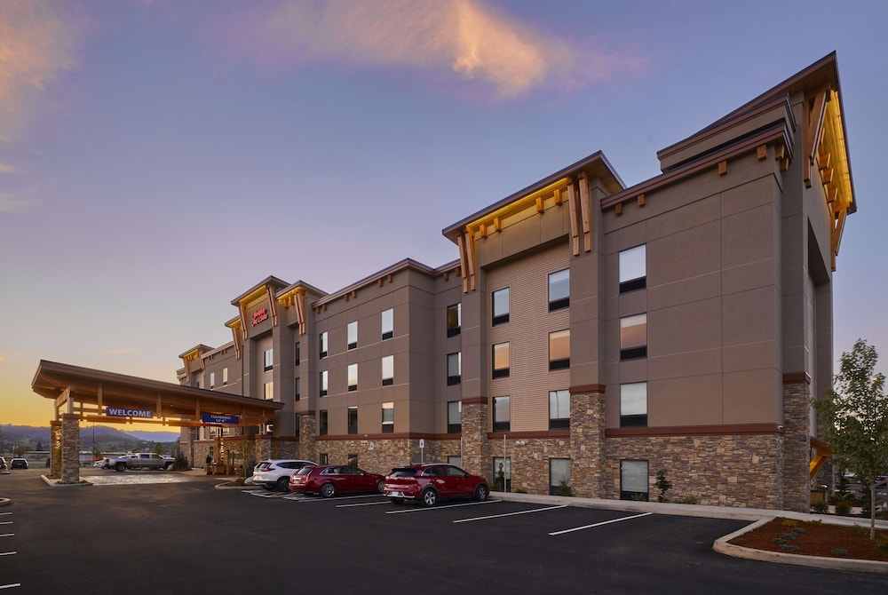 Hampton Inn & Suites Roseburg - photo 33