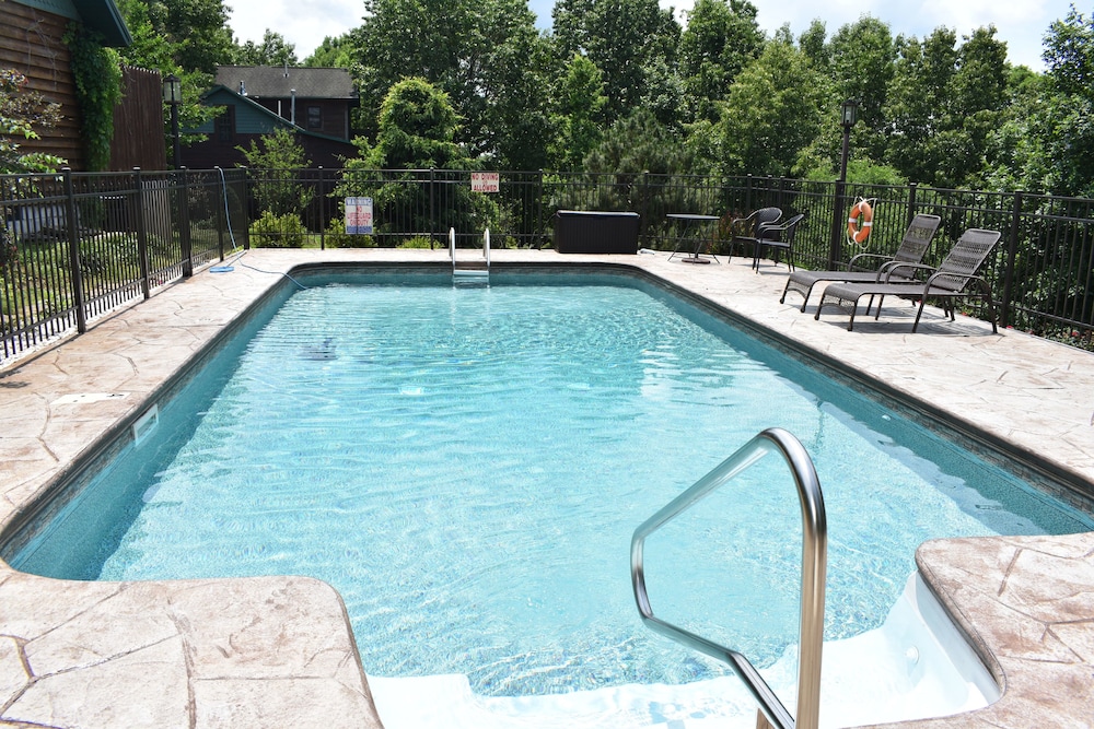 Bear Creek Lodge Cabin Resort - photo 91