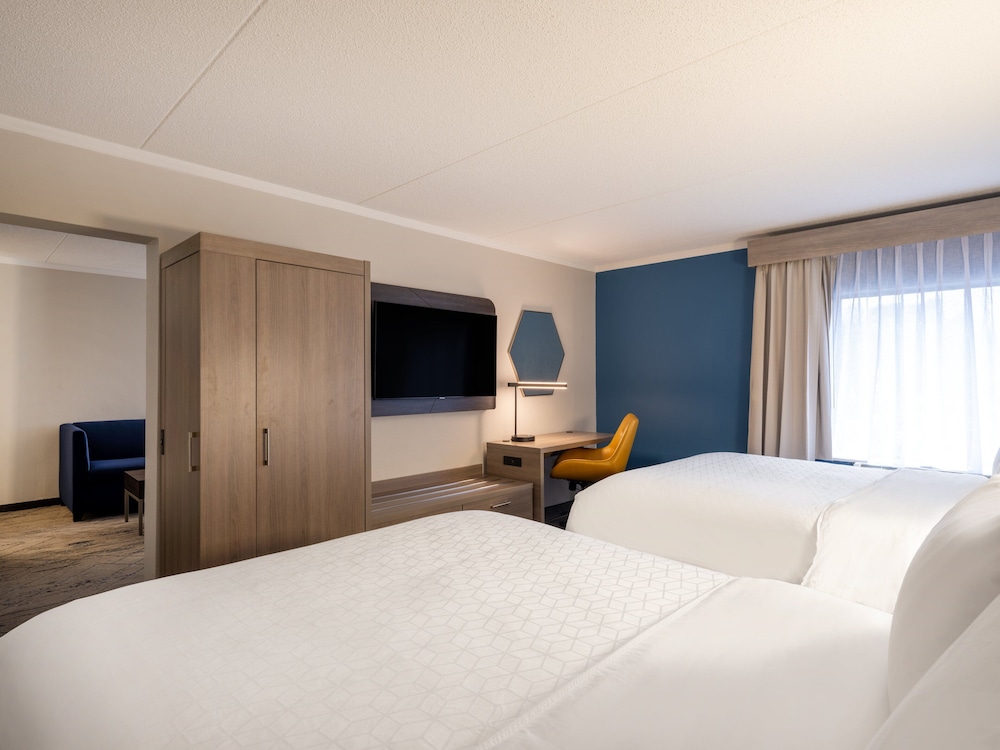 Holiday Inn Express Greensboro I 40 at Wendover an Ihg Hotel - photo 20