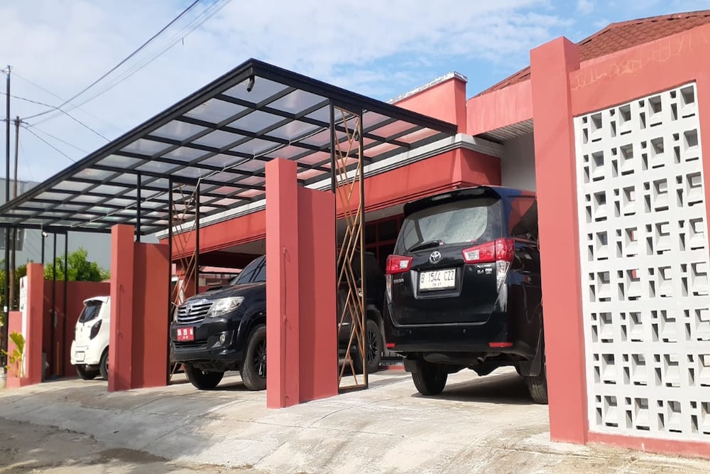 Capital O 94208 Homtel Menza plantinum in Padang, Indonesia