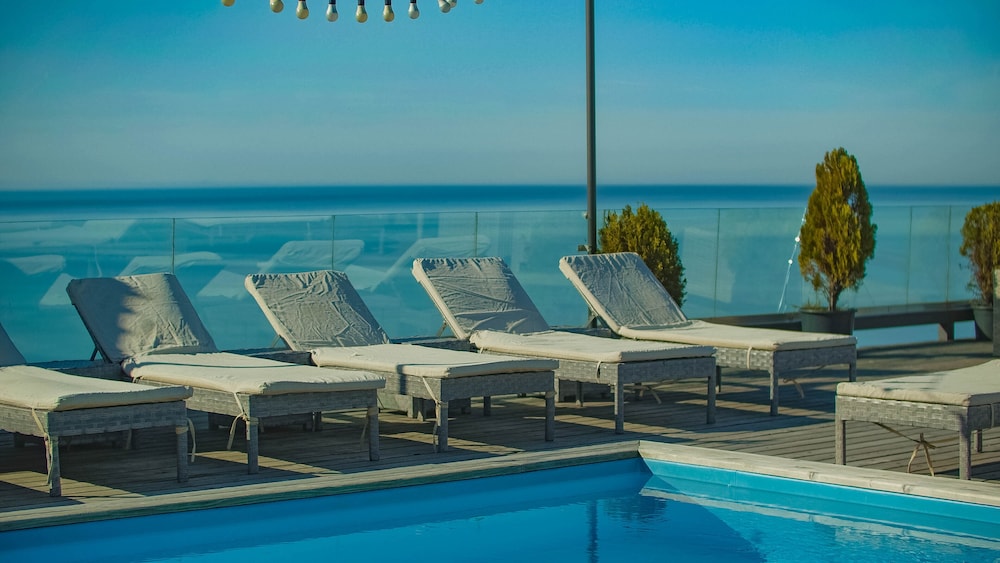 Rooftop pool