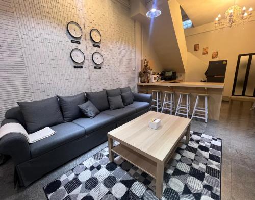 4 Bedroom House with Beautiful Rooftop near BTS Ekkamai