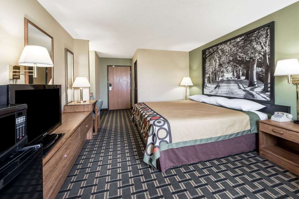 Super 8 by Wyndham Greenville Illinois - photo 3