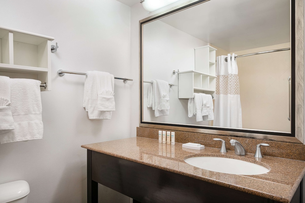 Hampton Inn Boulder Louisville - photo 12